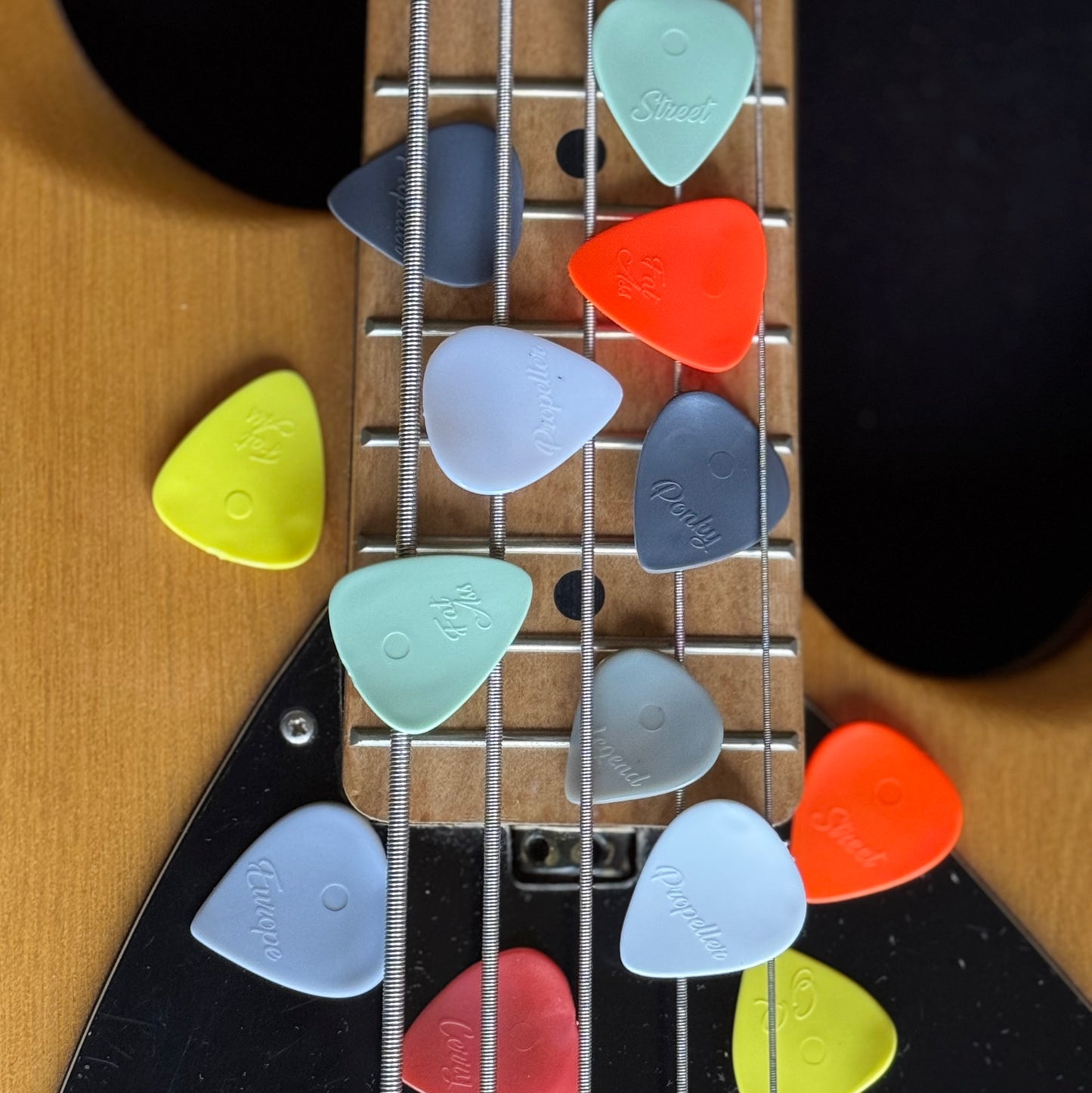 BASS Pro Pack - 12 Plick the Pick ergonomic plectrums for electric bass