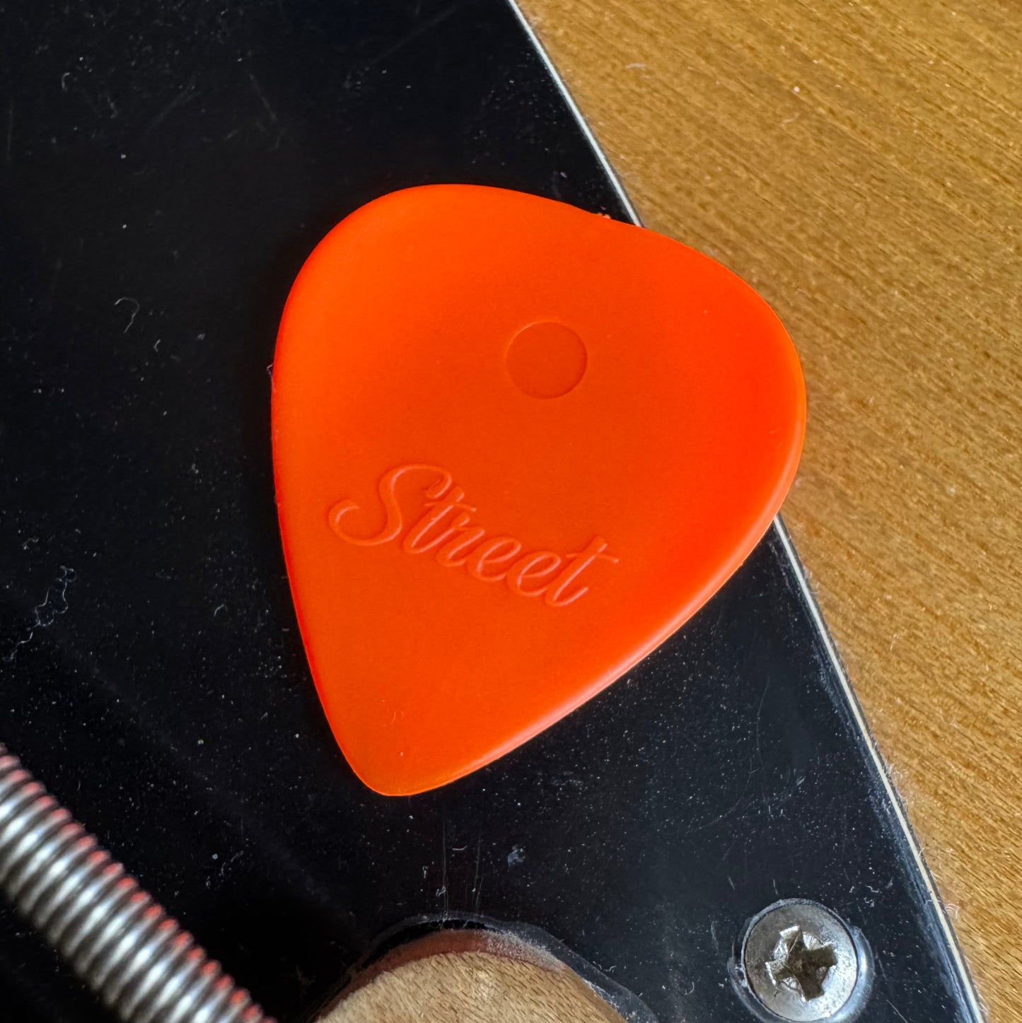 Street nylon H fluorescent orange 0,8 mm.