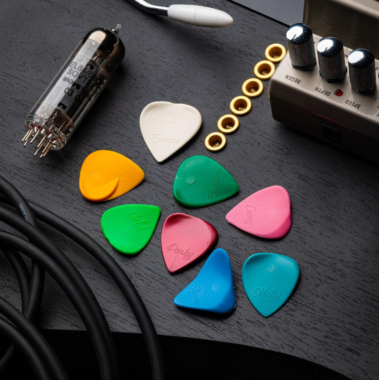 Paquete MIX - 8 plectros ergonómicos Plick the Pick para guitarra eléctrica y acústica