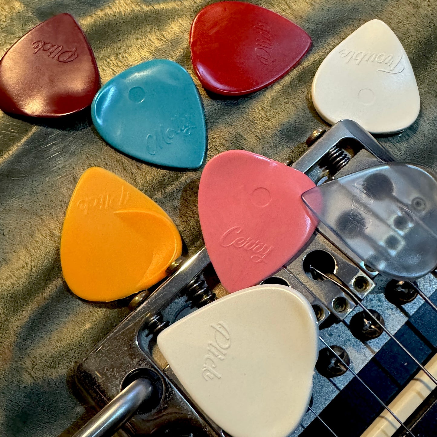 Paquet CLASSIC – 8 médiators ergonomiques Plick the Pick pour le Rock/Blues